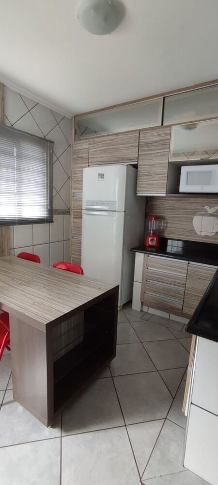 Casa à venda com 3 quartos, 162m² - Foto 2