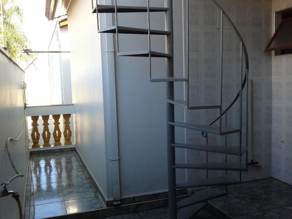 Casa à venda com 3 quartos, 300m² - Foto 7