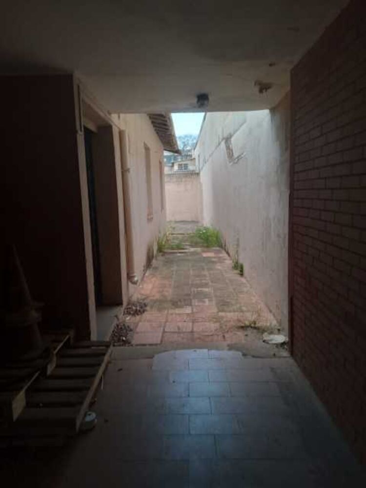 Casa Comercial para alugar com 3 quartos, 217m² - Foto 2