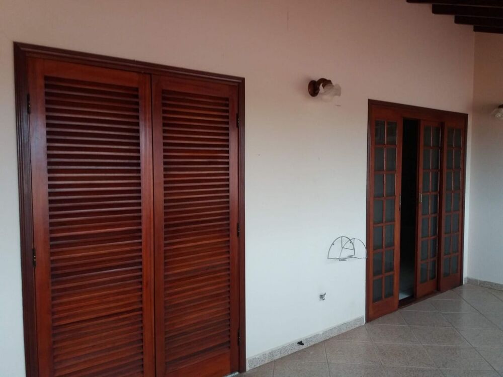 Casa à venda com 2 quartos, 200m² - Foto 3