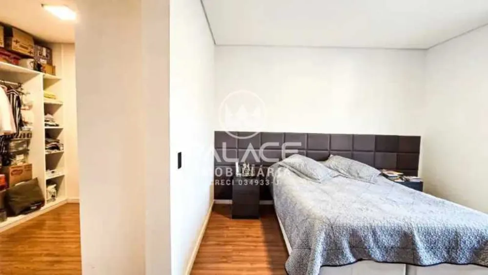 Casa, 3 quartos, 237 m² - Foto 1