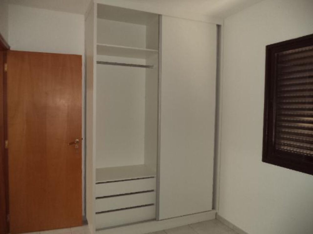 Apartamento à venda com 3 quartos, 70m² - Foto 4