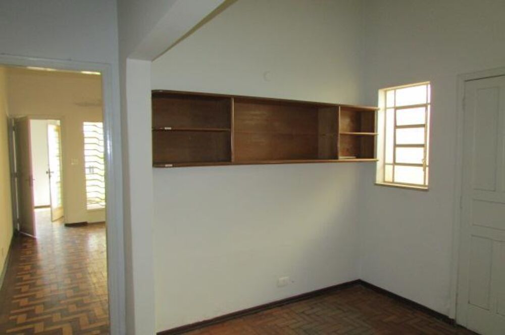 Casa à venda e aluguel com 3 quartos, 326m² - Foto 4