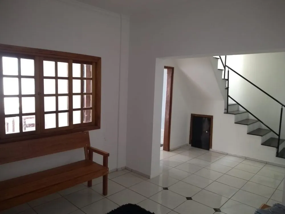 Casa, 2 quartos, 180 m² - Foto 2