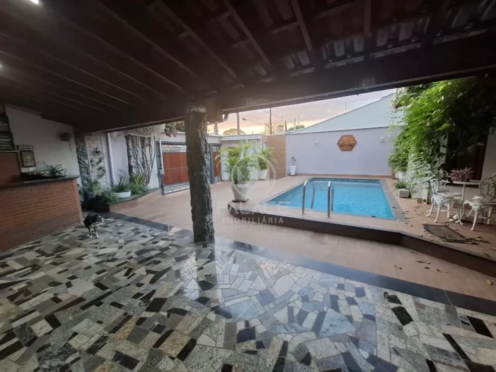Casa, 3 quartos, 243 m² - Foto 1