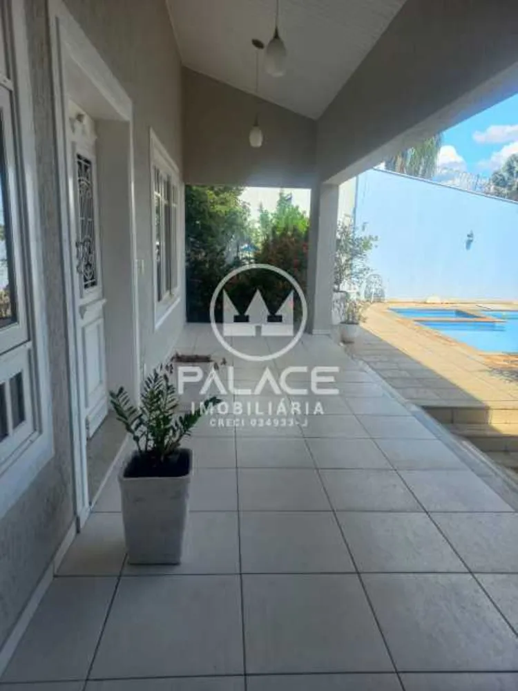 Casa, 3 quartos, 215 m² - Foto 1