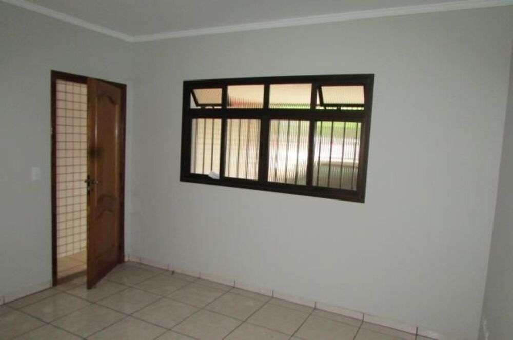 Casa para alugar com 3 quartos, 91m² - Foto 3