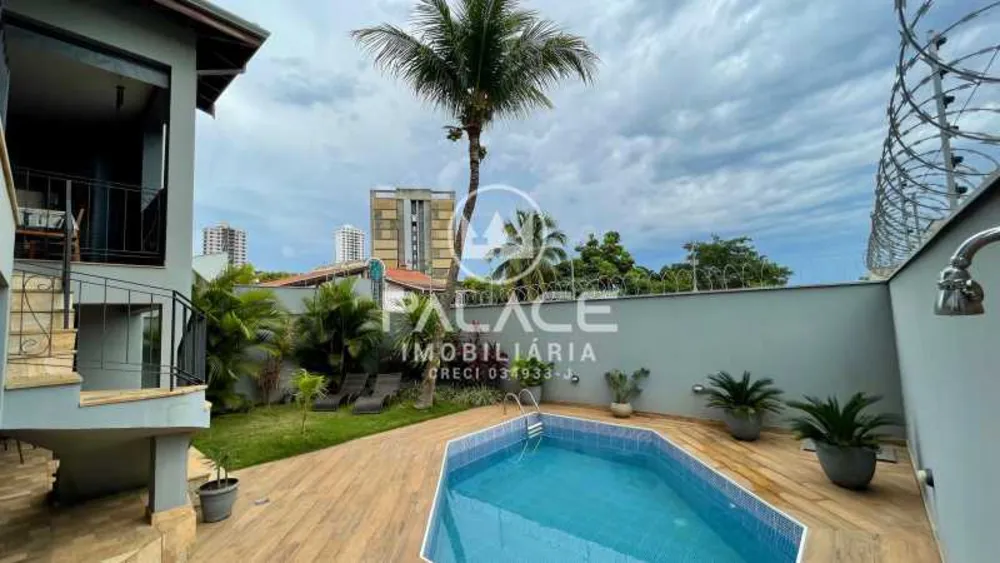 Casa, 3 quartos, 370 m² - Foto 1
