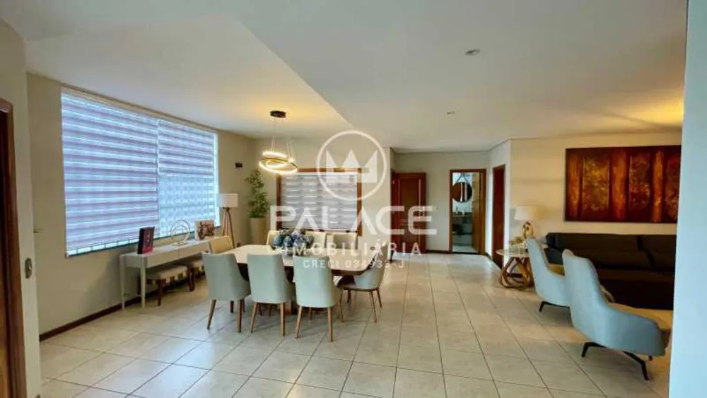 Casa, 3 quartos, 370 m² - Foto 2