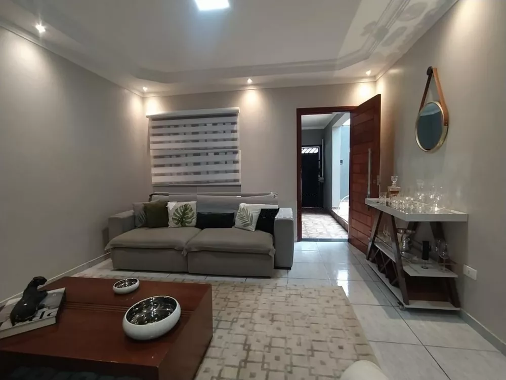 Casa à venda com 3 quartos, 147m² - Foto 1