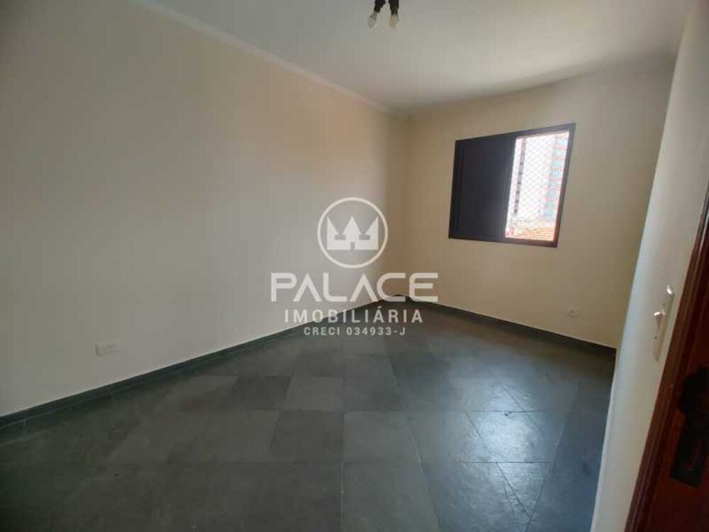 Apartamento à venda com 2 quartos, 70m² - Foto 2