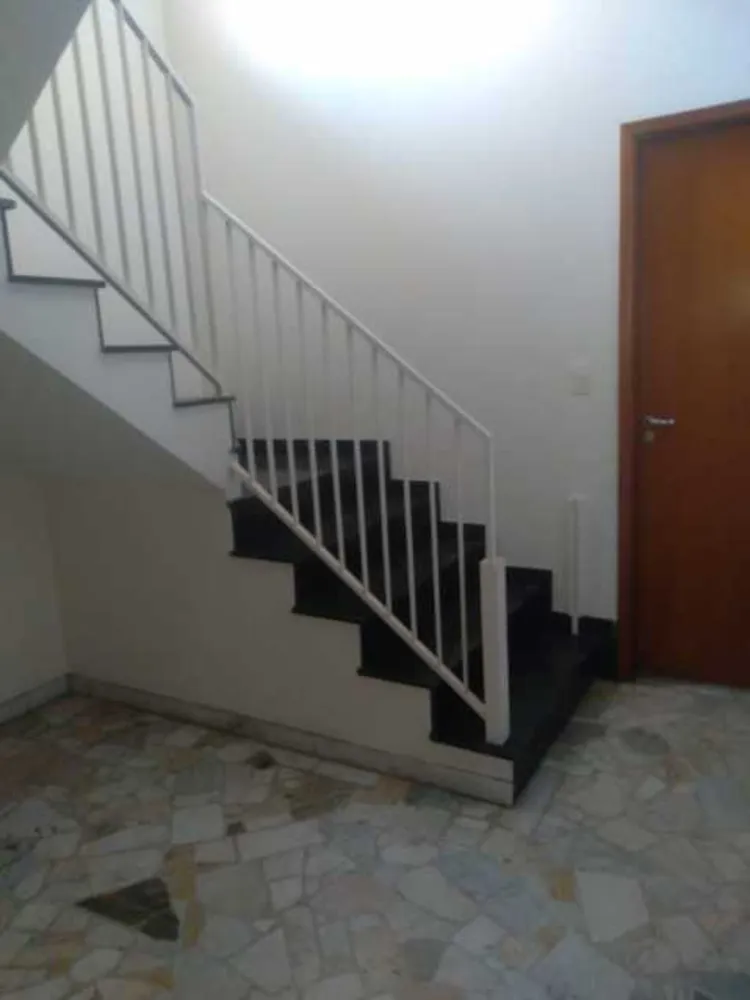 Casa, 4 quartos, 226 m² - Foto 2