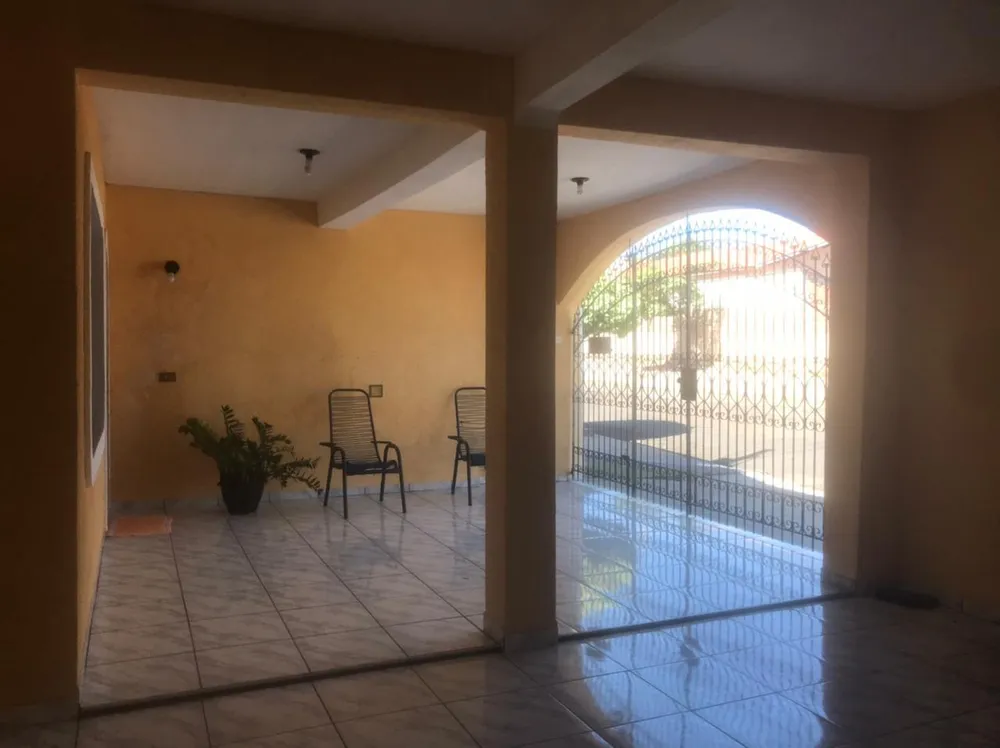 Casa, 4 quartos, 216 m² - Foto 1