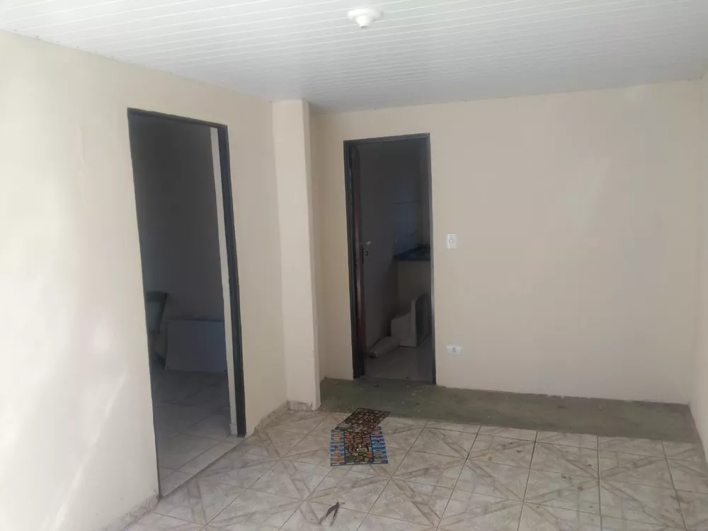 Casa à venda com 1 quarto, 60m² - Foto 2