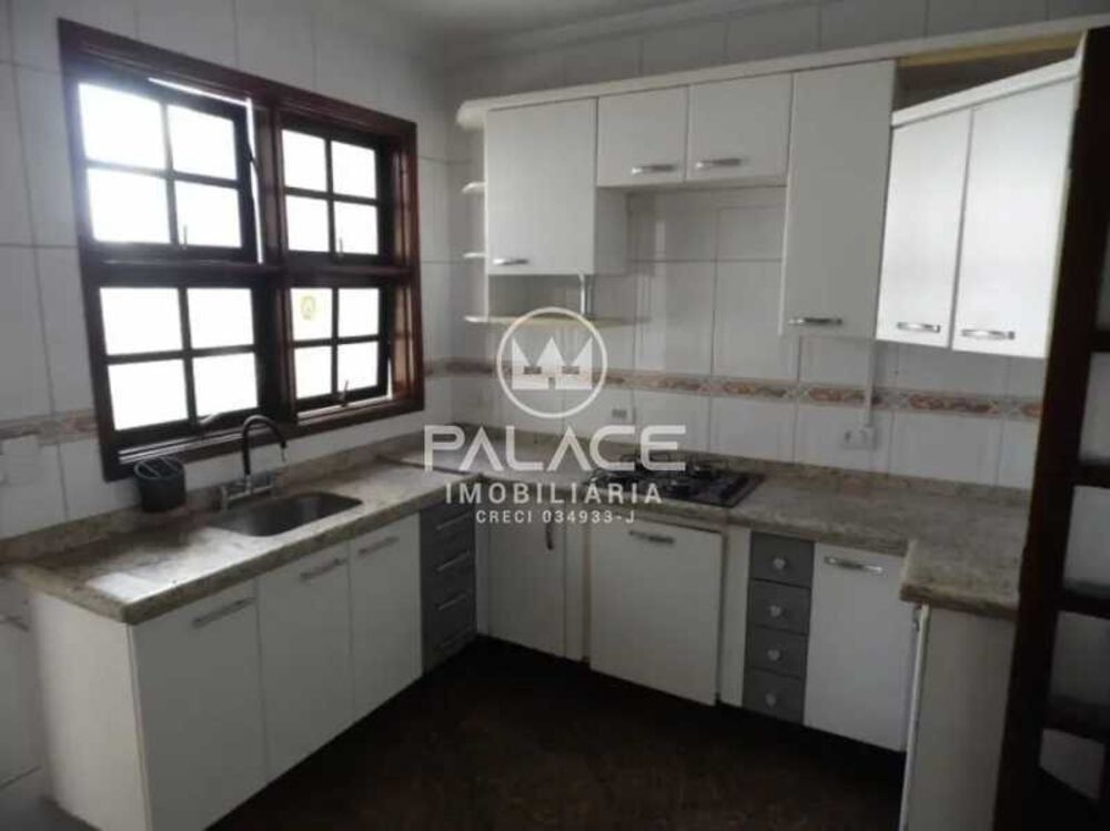 Casa à venda com 3 quartos, 120m² - Foto 3