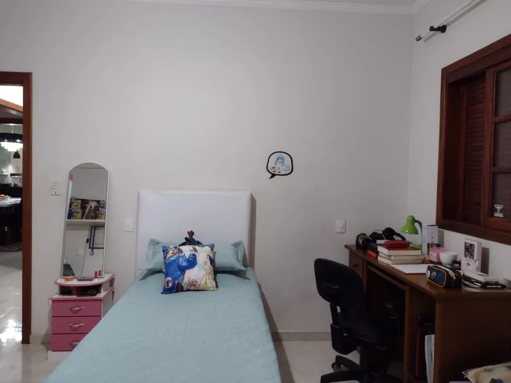 Casa, 3 quartos, 211 m² - Foto 2