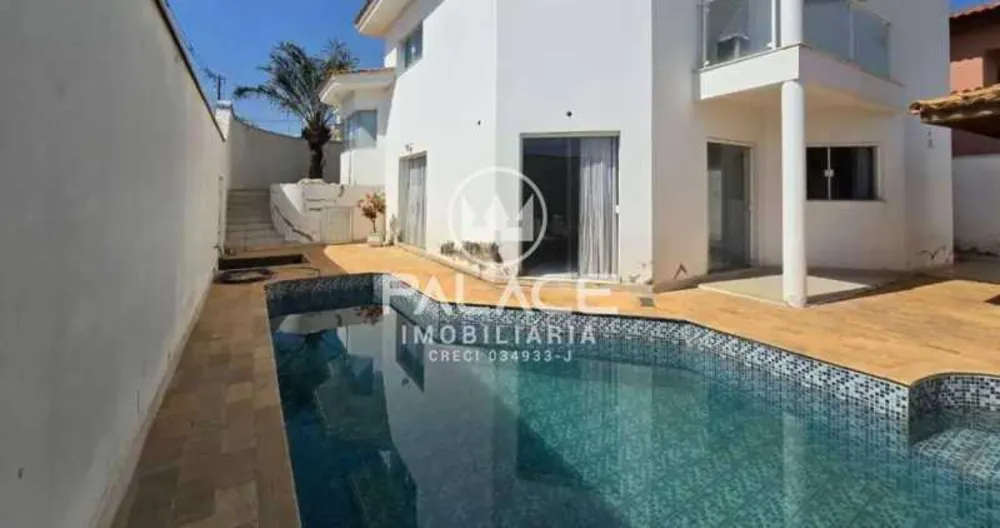 Casa, 3 quartos, 242 m² - Foto 1