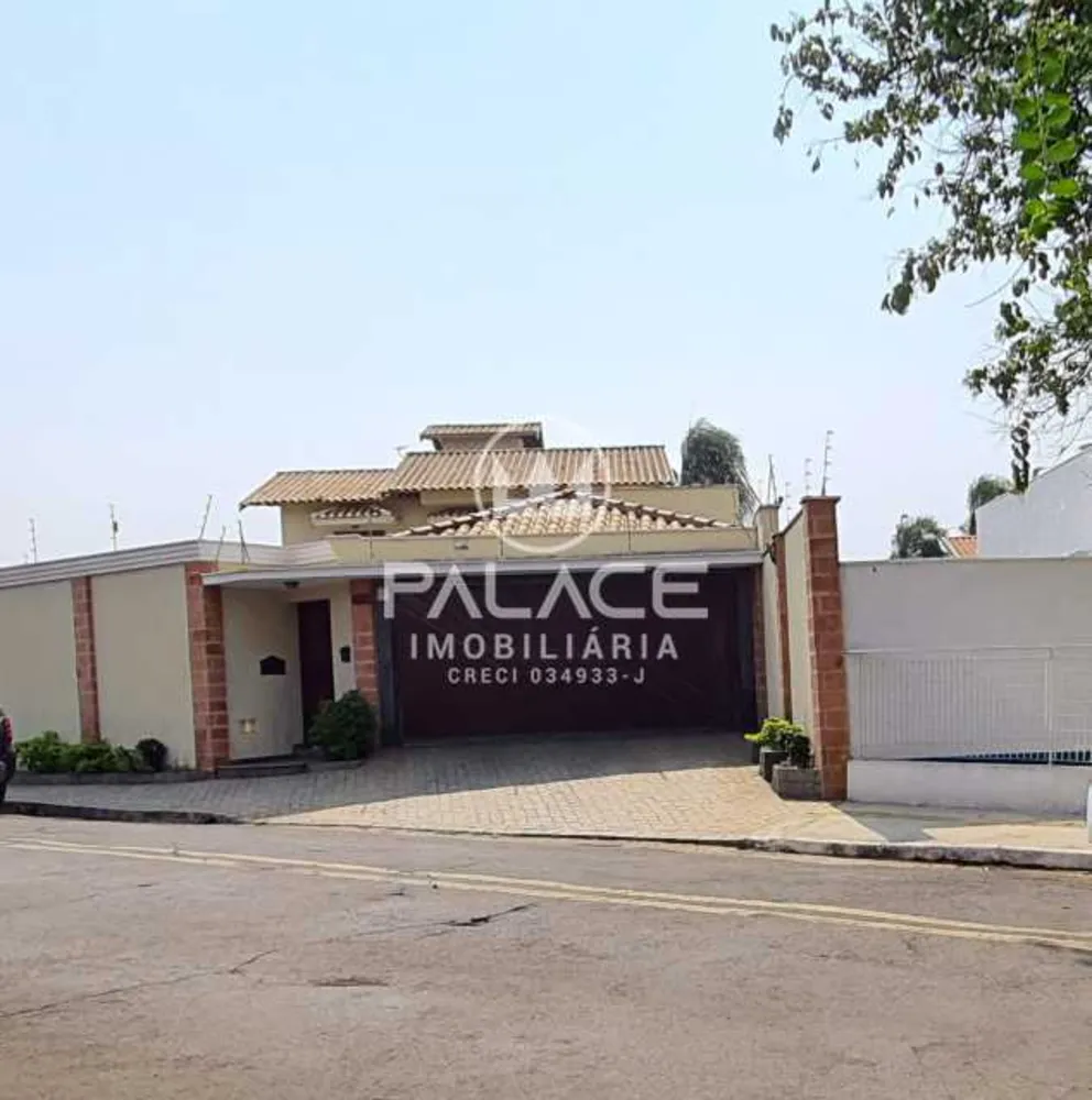 Casa, 3 quartos, 235 m² - Foto 1