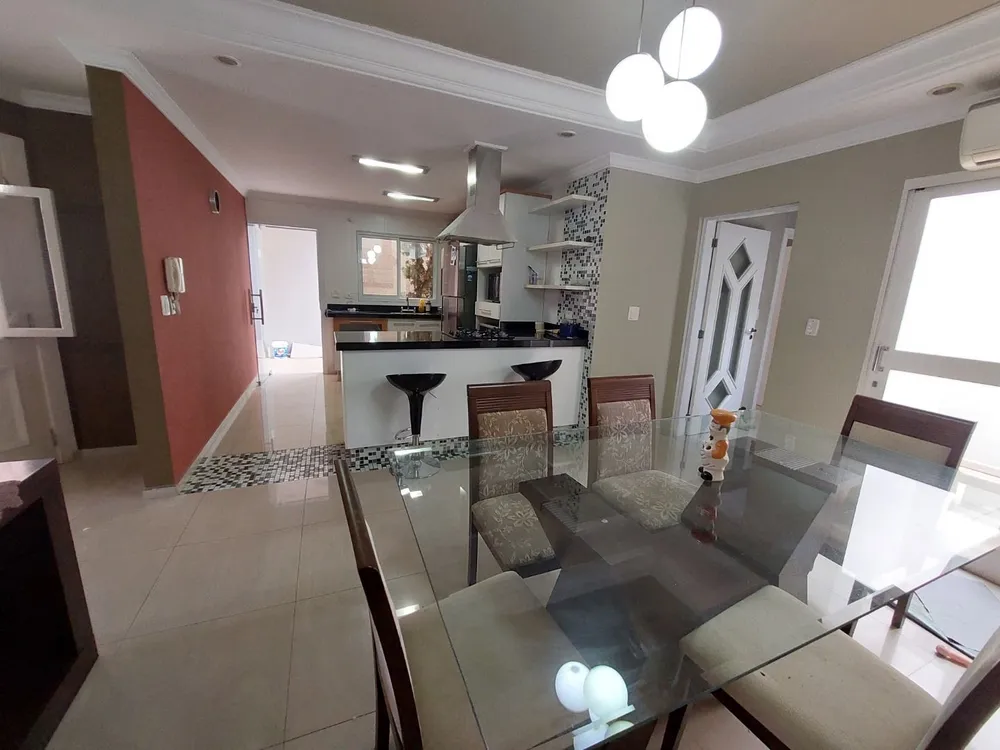 Casa, 4 quartos, 230 m² - Foto 1