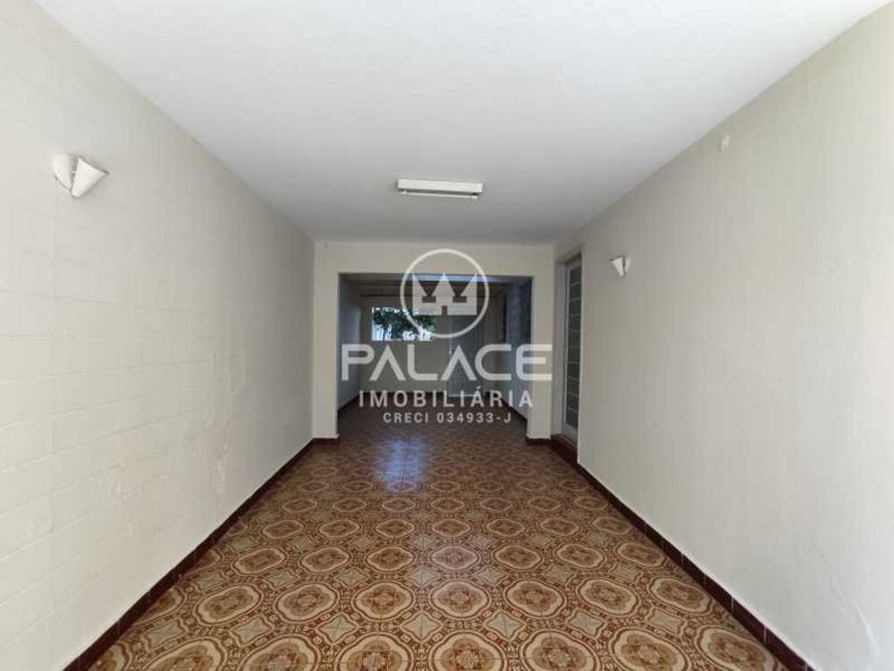 Casa para alugar com 3 quartos, 215m² - Foto 2