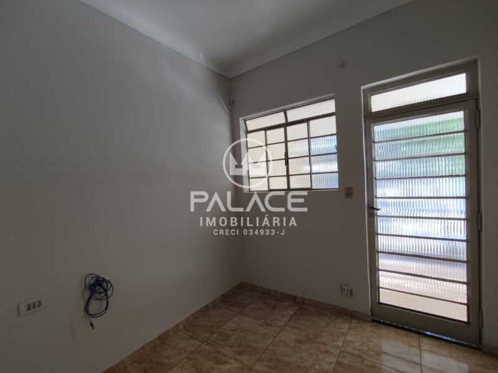 Casa para alugar com 3 quartos, 215m² - Foto 4
