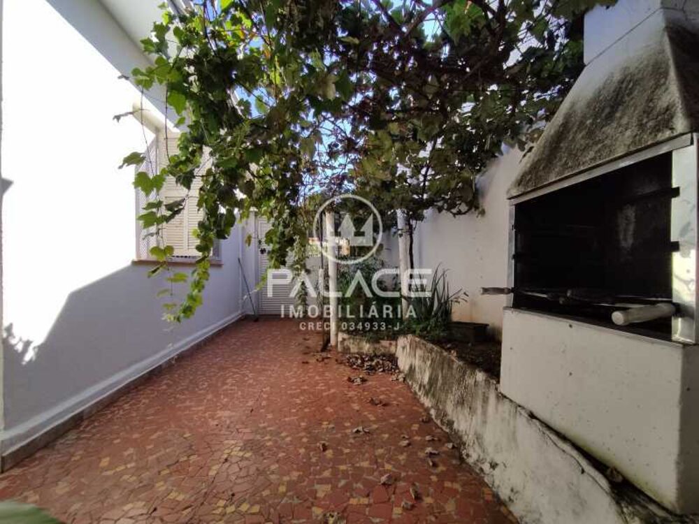 Casa para alugar com 3 quartos, 215m² - Foto 29