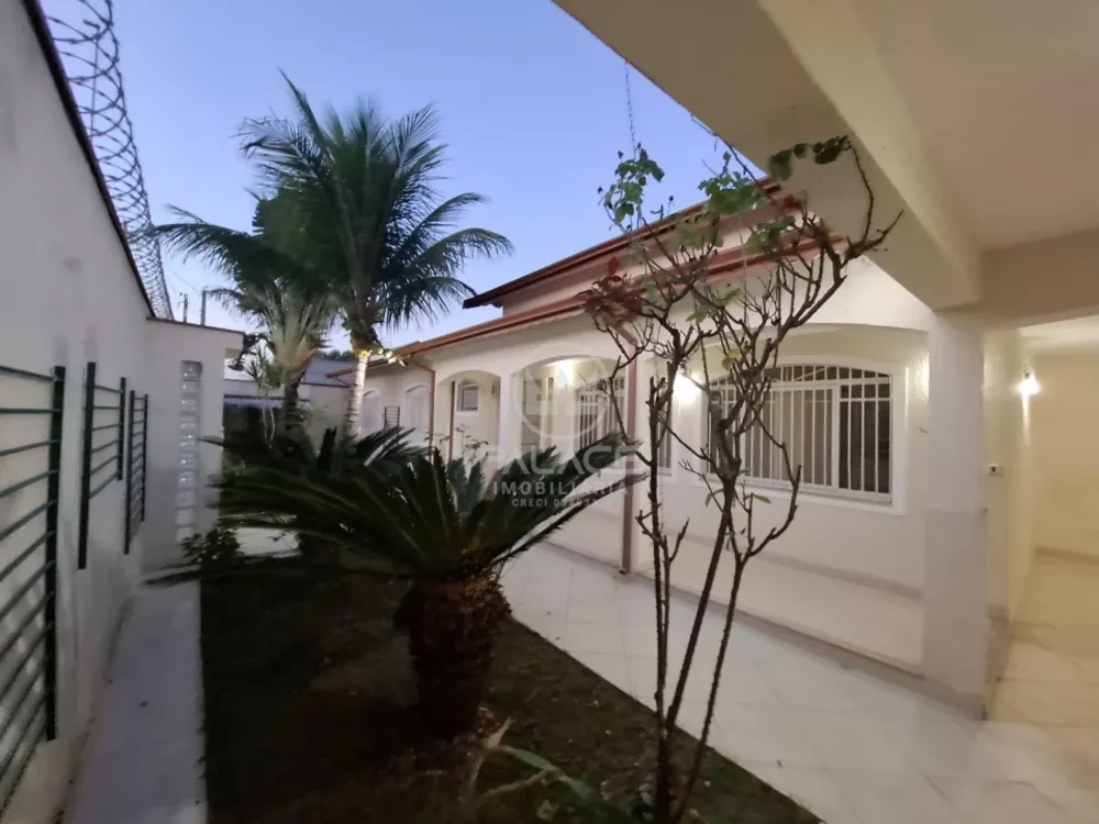 Casa, 3 quartos, 225 m² - Foto 2
