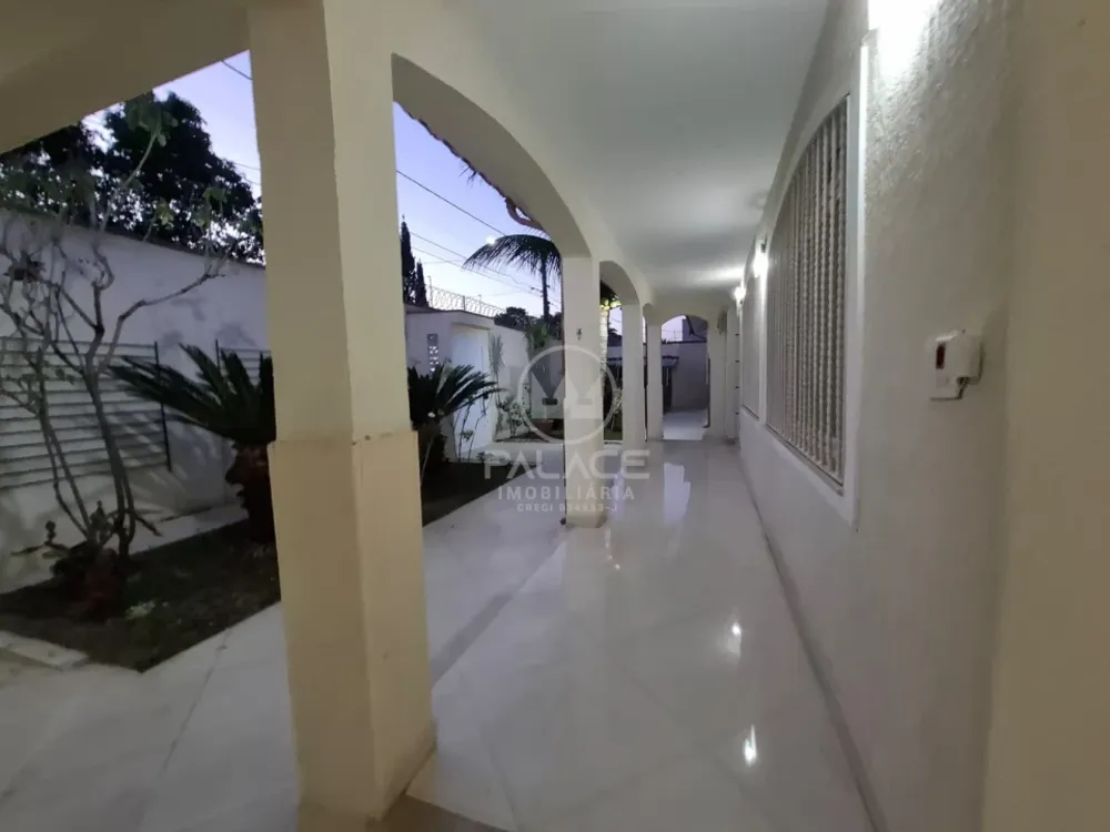 Casa, 3 quartos, 225 m² - Foto 1