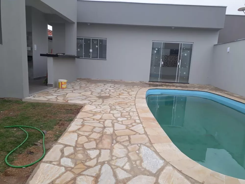 Casa à venda com 3 quartos, 150m² - Foto 2