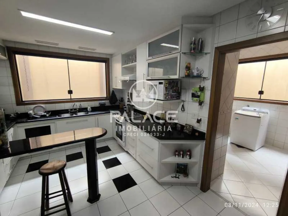 Casa, 3 quartos, 243 m² - Foto 9