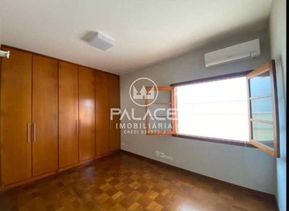 Casa de Condomínio para alugar com 3 quartos, 220m² - Foto 2