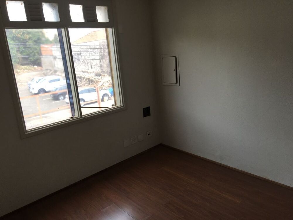 Casa para alugar com 3 quartos, 244m² - Foto 2