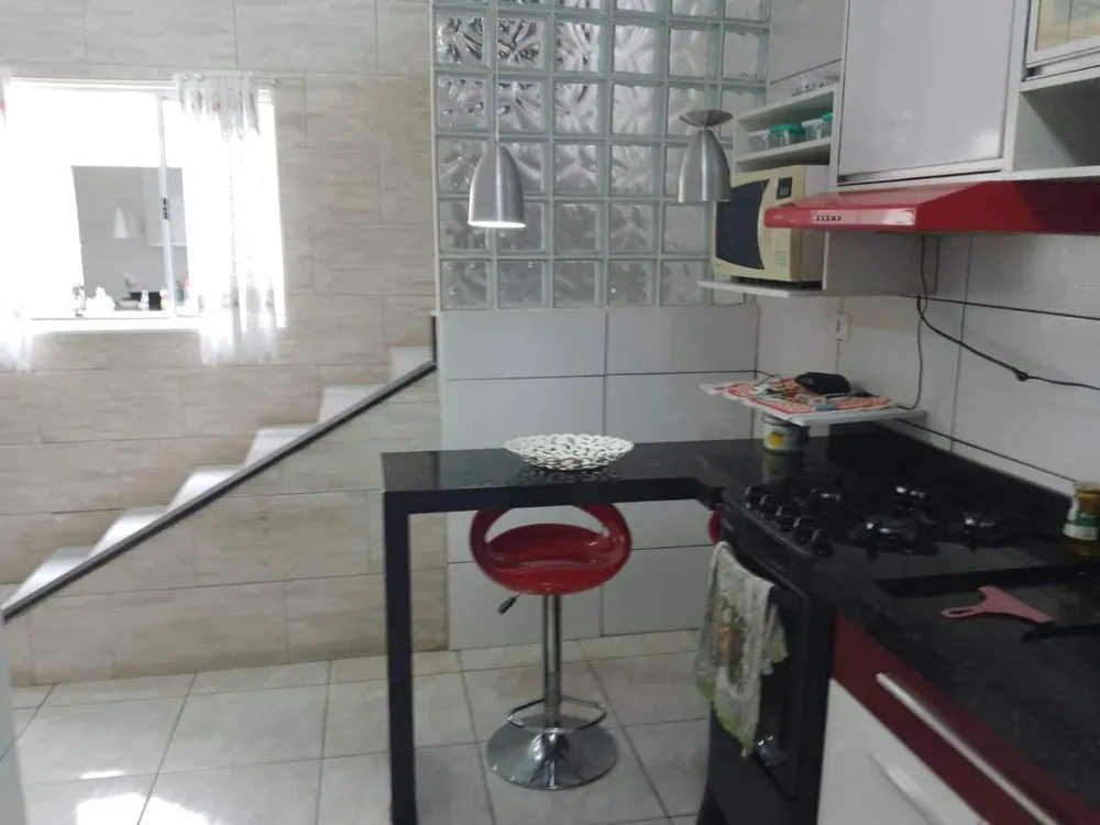 Casa, 4 quartos, 230 m² - Foto 4