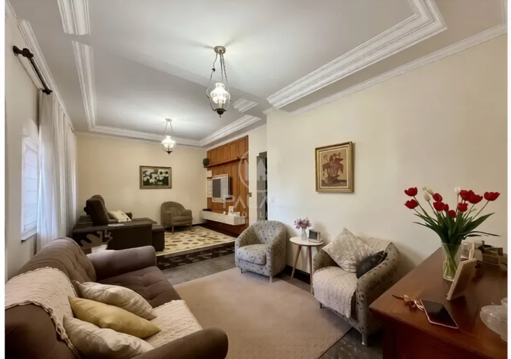 Casa, 3 quartos, 219 m² - Foto 1