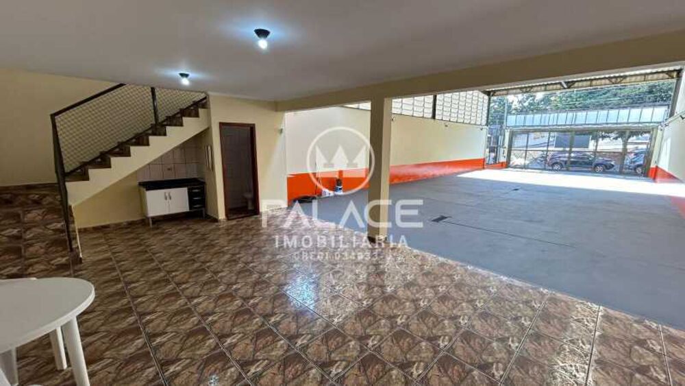 Loja-Salão à venda e aluguel, 232m² - Foto 4