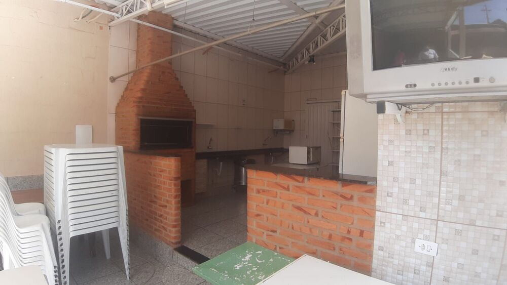 Chácara à venda com 4 quartos, 450m² - Foto 1