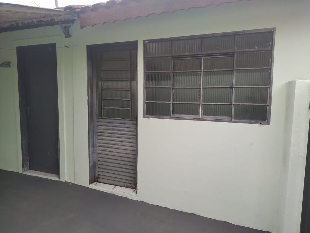 Casa à venda com 3 quartos, 80m² - Foto 1
