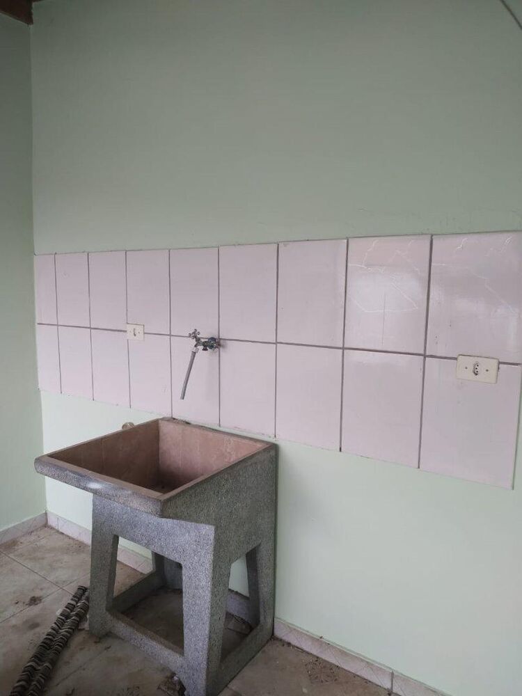 Casa à venda com 3 quartos, 80m² - Foto 4