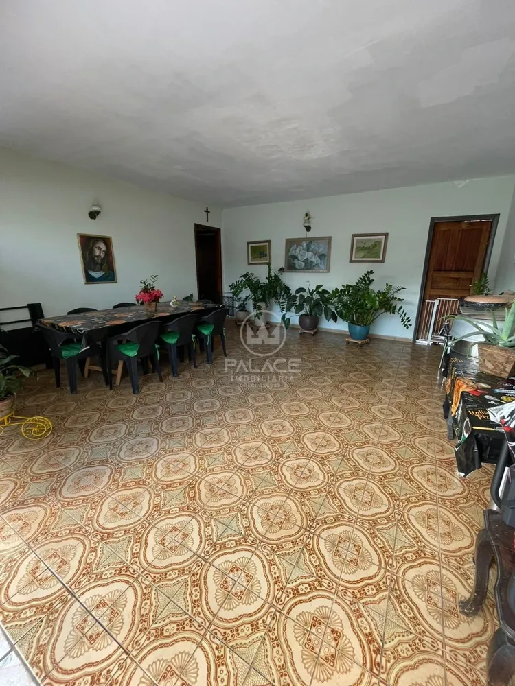 Casa, 3 quartos, 236 m² - Foto 1