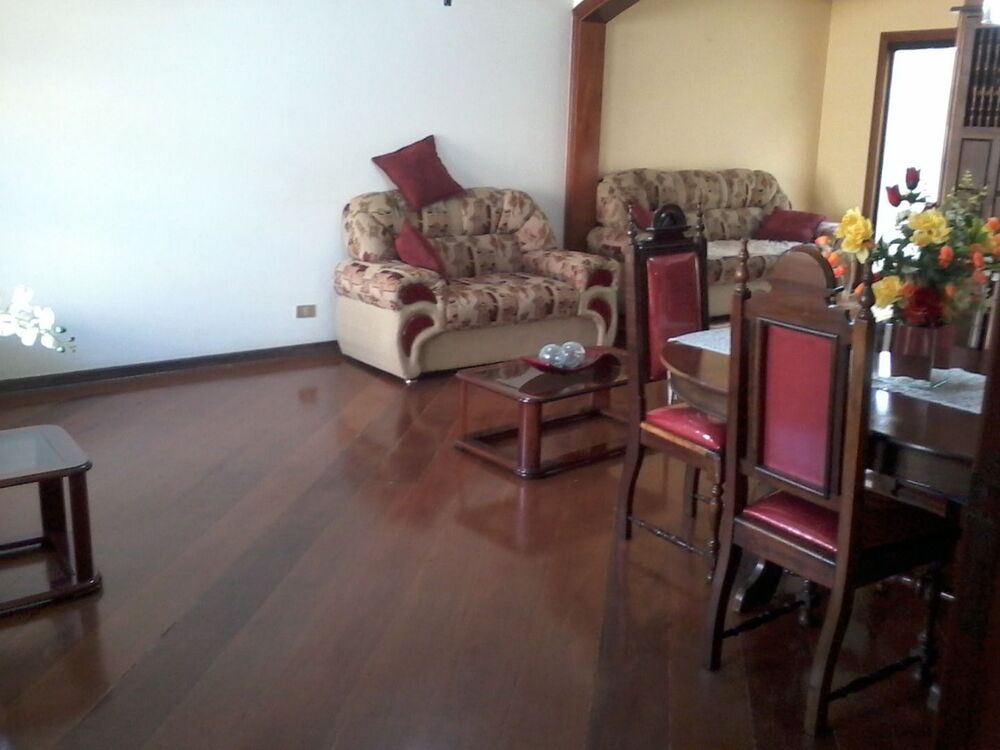 Casa à venda com 3 quartos, 230m² - Foto 1