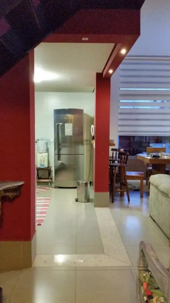 Casa de Condomínio à venda e aluguel com 2 quartos, 200m² - Foto 3