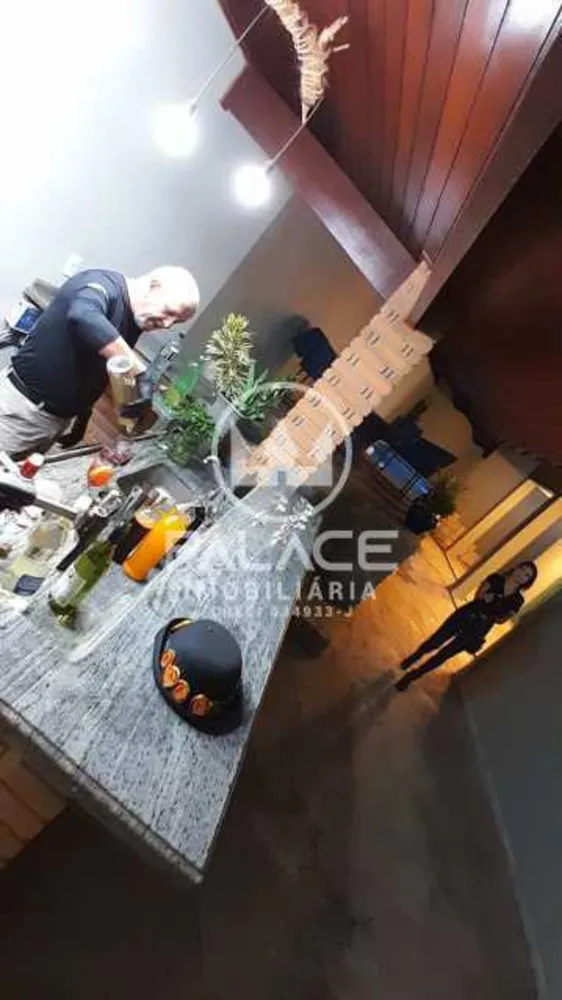 Casa, 4 quartos, 358 m² - Foto 1