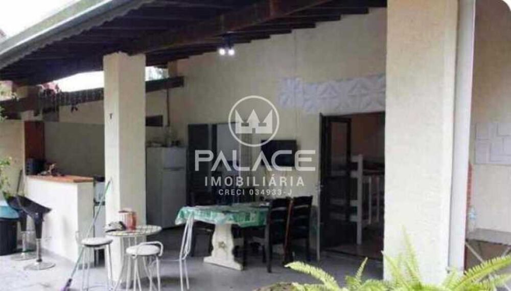 Chácara à venda com 3 quartos, 200m² - Foto 2