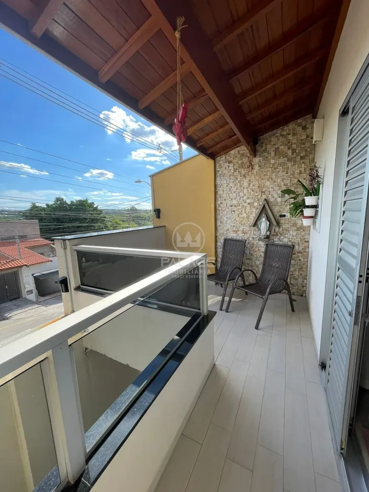 Casa, 3 quartos, 206 m² - Foto 1