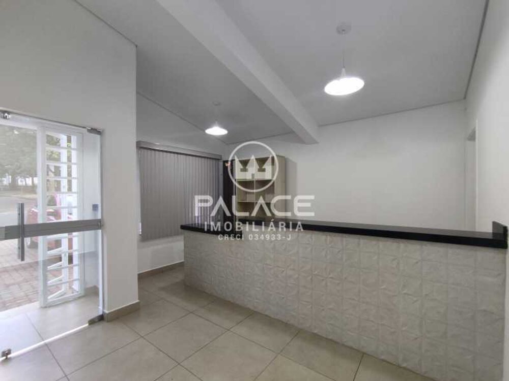 Casa Comercial para alugar com 2 quartos, 250m² - Foto 2