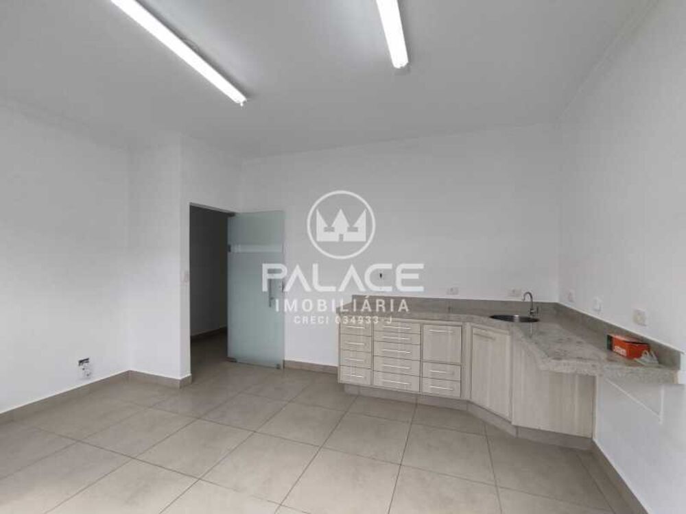 Casa Comercial para alugar com 2 quartos, 250m² - Foto 15