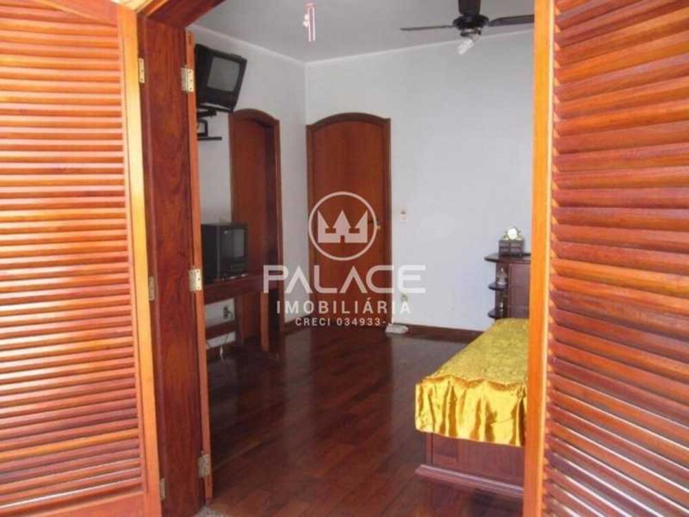 Casa à venda com 3 quartos, 250m² - Foto 3