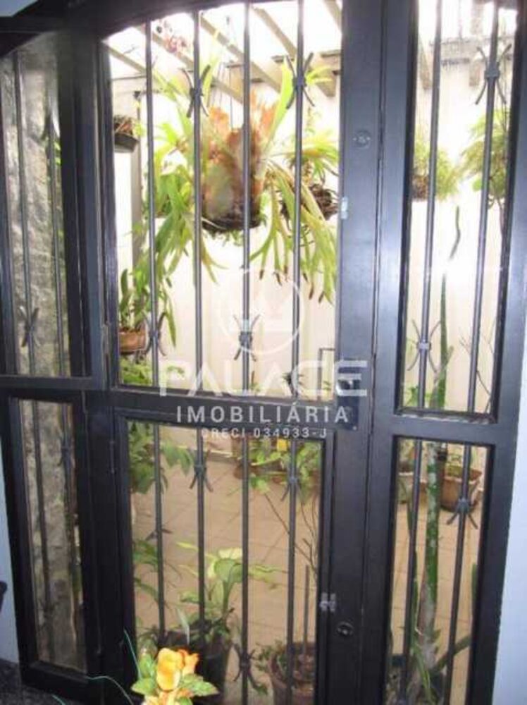 Casa à venda com 3 quartos, 250m² - Foto 8