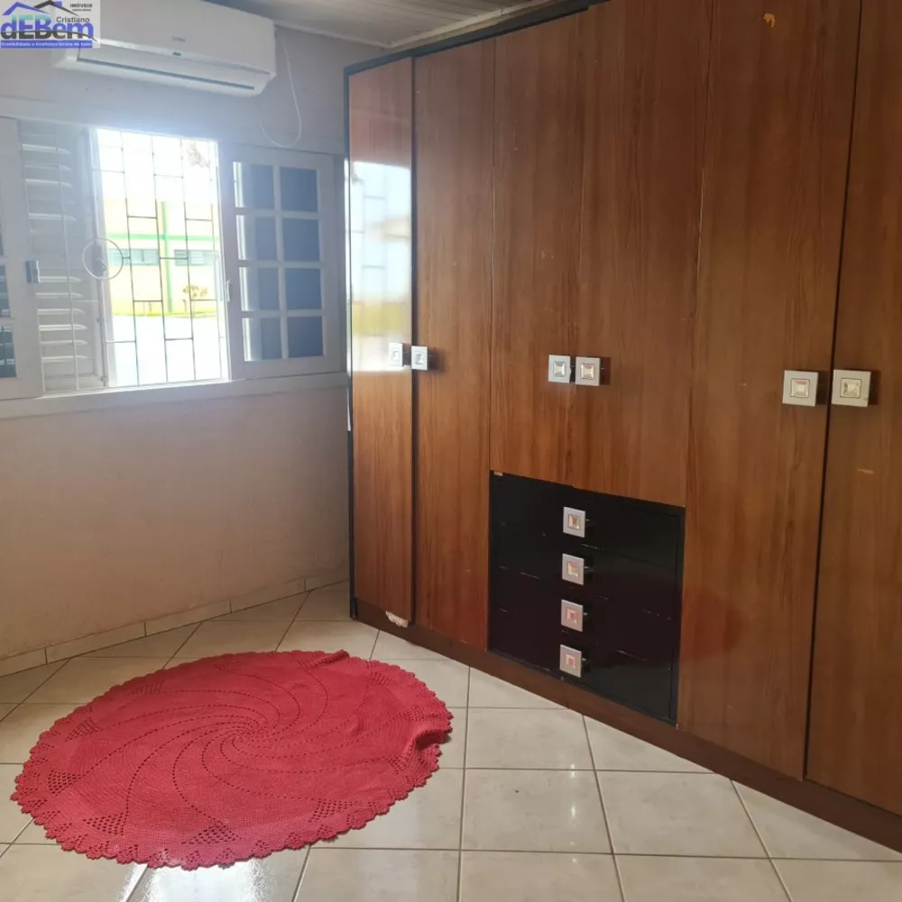 Casa à venda com 4 quartos, 130m² - Foto 3