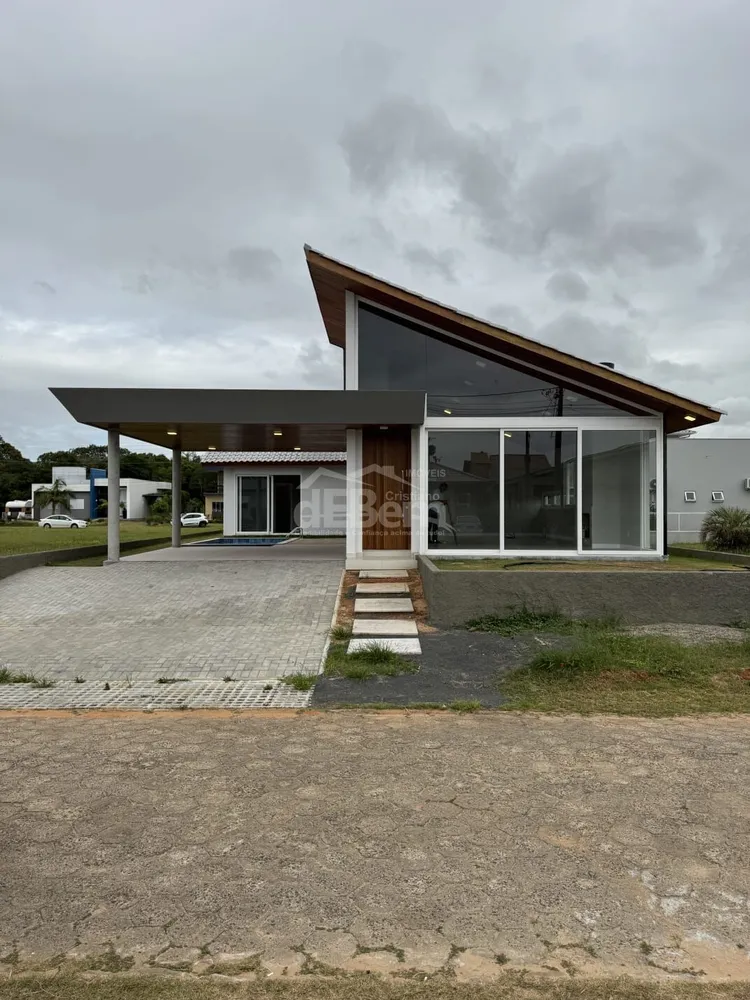 Casa, 3 quartos, 227 m² - Foto 1